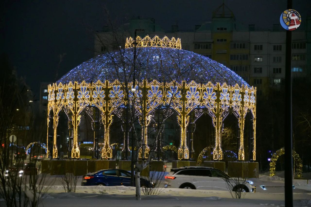 В Ноябрьске в связи с проведением работ по демонтажу световой иллюминации «Дворец грёз» будет временно ограничено движение транспортных средств по круговому движению на пересечении улиц Ленина и 40 лет Победы