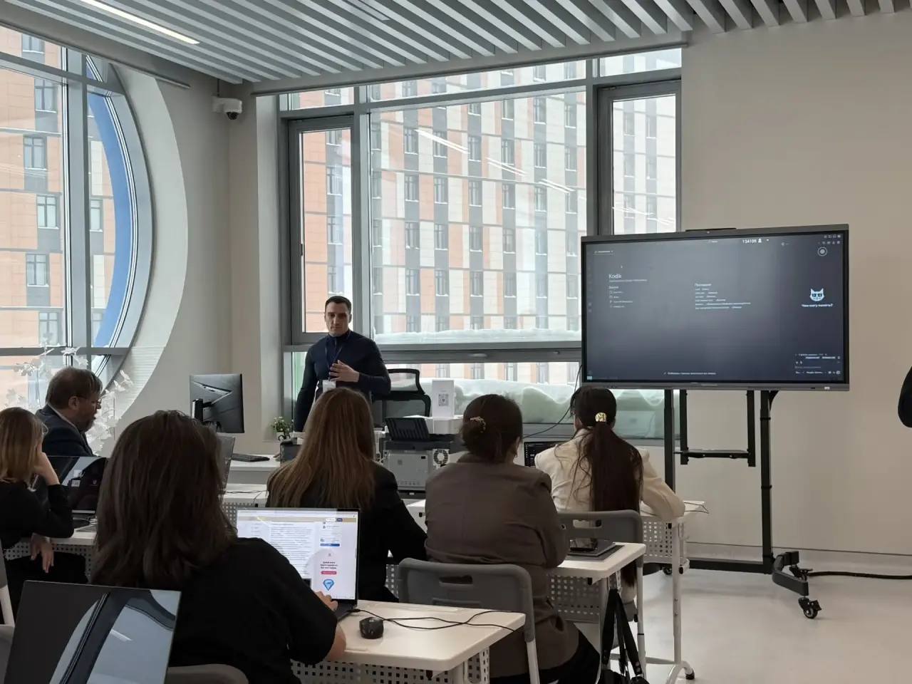 Стартовал образовательный форум «Новый Уренгой — газовая столица России» Стартовал образовательный форум «Новый Уренгой — газовая столица России»