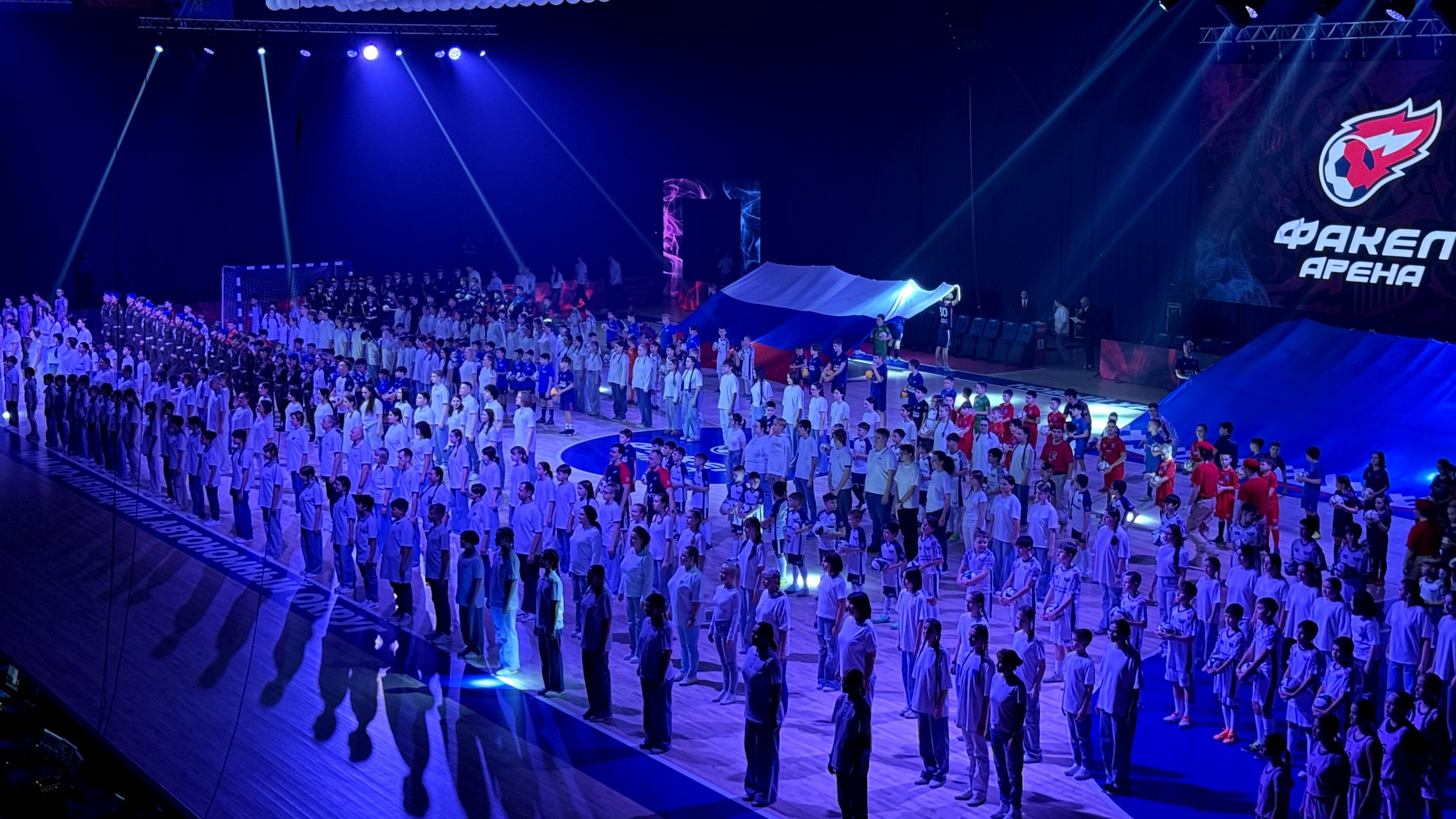 В Новом Уренгое торжественно открыли «Факел-Арену» В Новом Уренгое торжественно открыли «Факел-Арену»