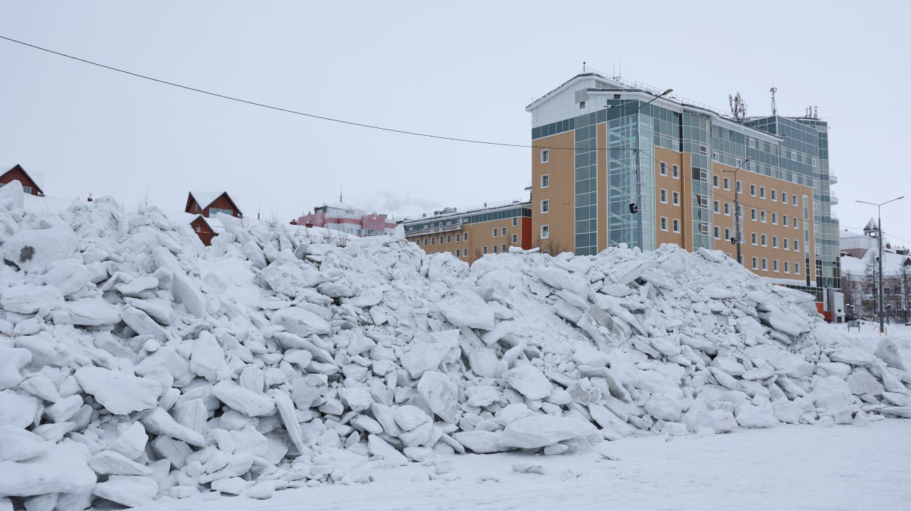 Долой сугробы, или Салехард ждёт помощи от автомобилистов Долой сугробы, или Салехард ждёт помощи от автомобилистов