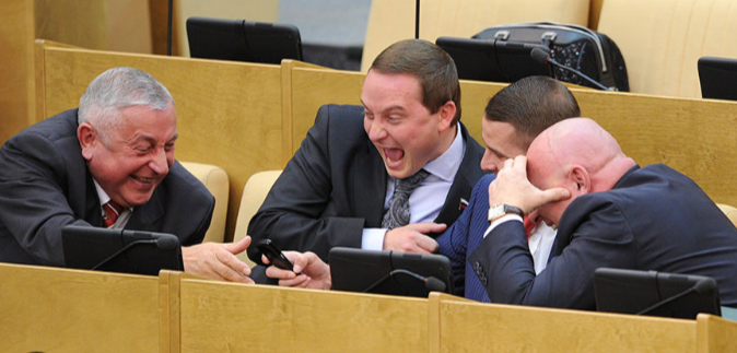 Журналистам могут запретить называть депутатов и чиновников ворами и дураками