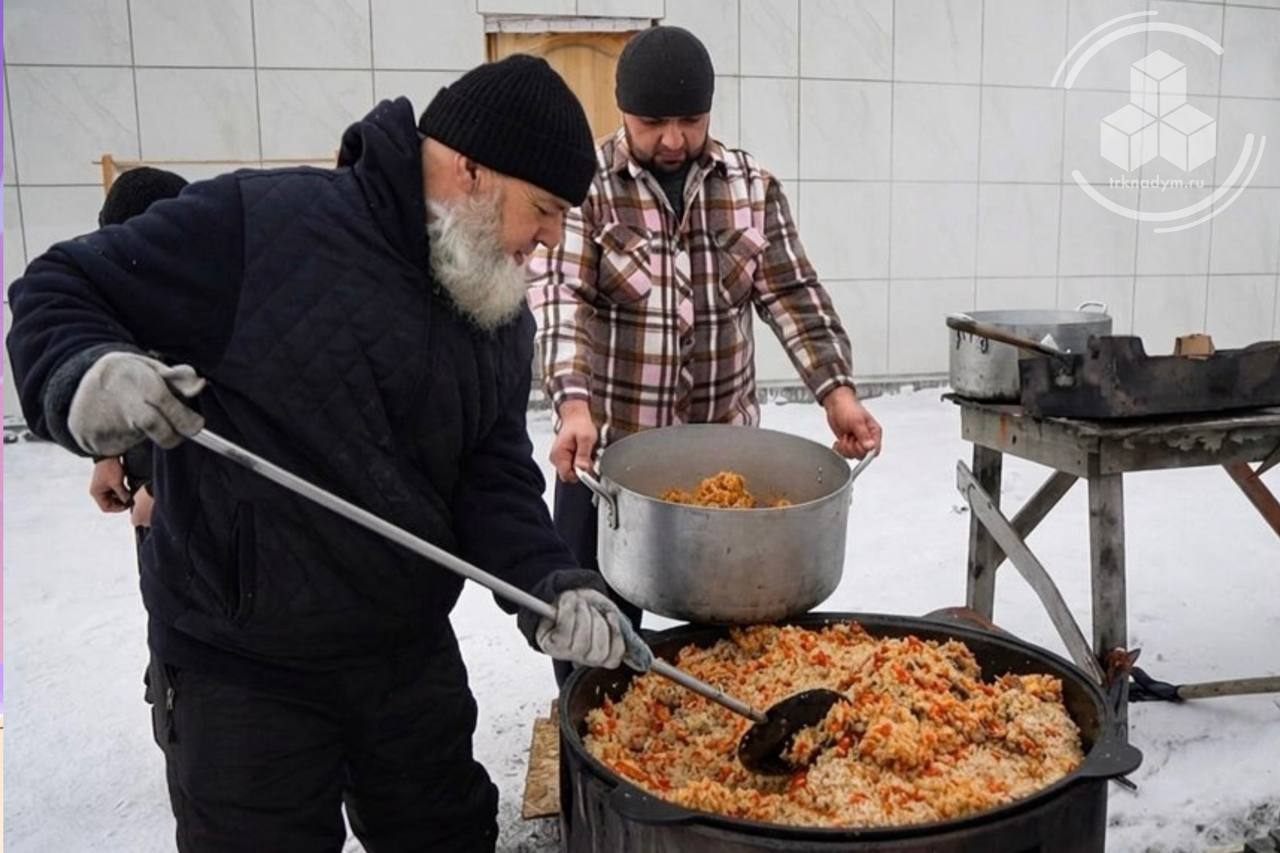 Мусульмане отмечают праздник Ураза-байрам Мусульмане отмечают праздник Ураза-байрам