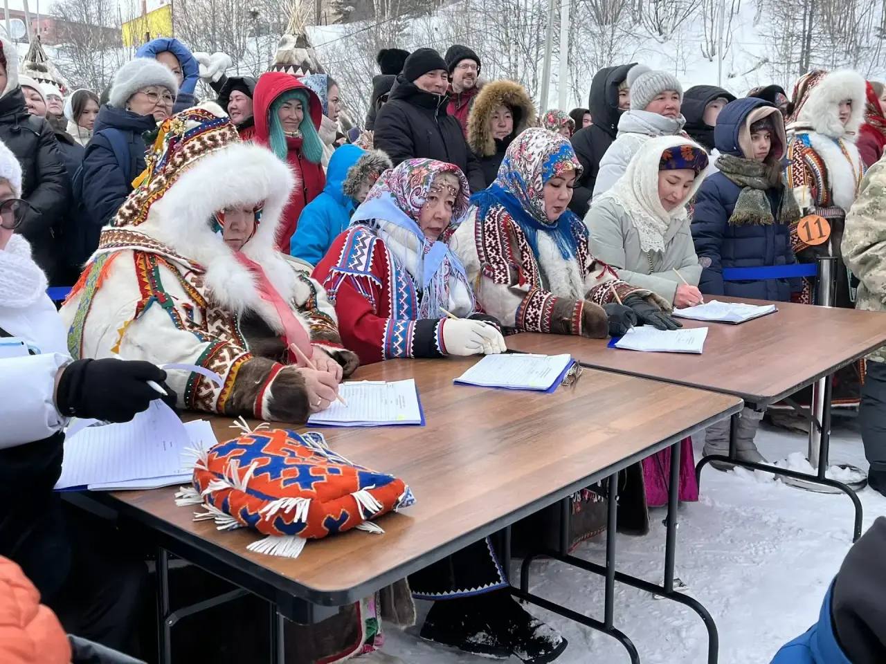 Яркие, нарядные, неповторимые Яркие, нарядные, неповторимые