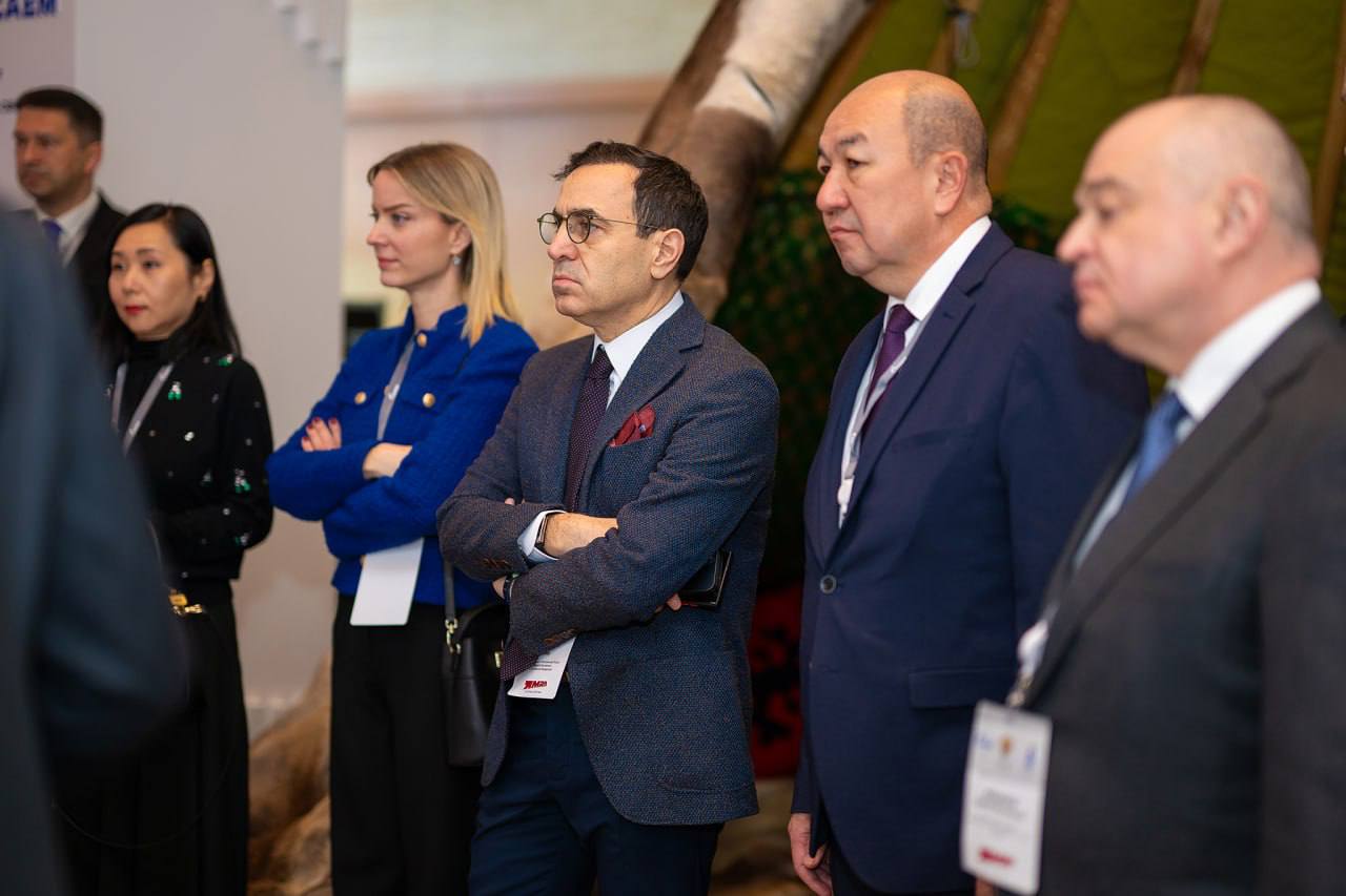 Дмитрий Артюхов: Встречаем на Ямале представителей дипломатических миссий иностранных государств Дмитрий Артюхов: Встречаем на Ямале представителей дипломатических миссий иностранных государств