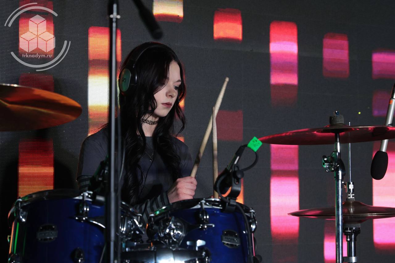 В роллер-парке «Адреналин» прошёл молодёжный фестиваль-конкурс современной песни «Чёрная коробка» В роллер-парке «Адреналин» прошёл молодёжный фестиваль-конкурс современной песни «Чёрная коробка»