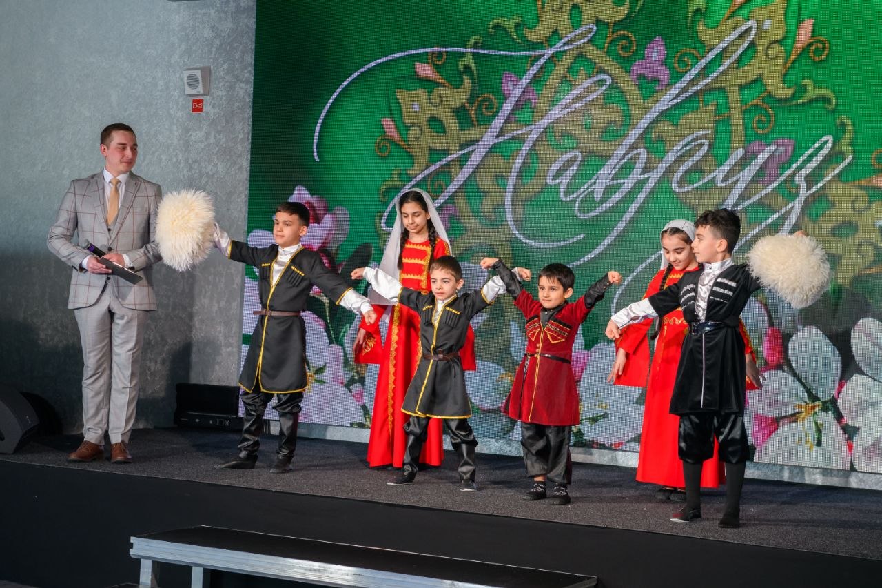 В Ноябрьске отметили национальный праздник «Навруз»! В Ноябрьске отметили национальный праздник «Навруз»!