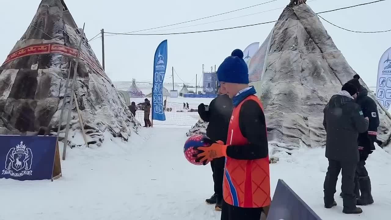 Начался второй день всероссийских соревнований по волейболу на снегу!
