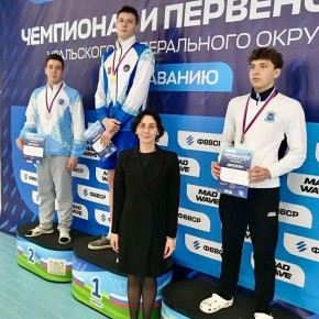 14 наград привезли ямальские пловцы с первенства и чемпионата Урала из Сургута