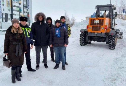 В Губкинском в рамках акции «Внимание – дети!» провели обследование дорог вблизи школ и детских садов