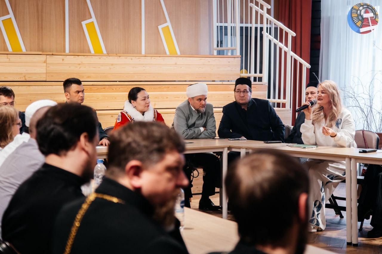 Форум «Единство в многообразии: от общих ценностей — к общему будущему» прошёл в Ноябрьске Форум «Единство в многообразии: от общих ценностей — к общему будущему» прошёл в Ноябрьске