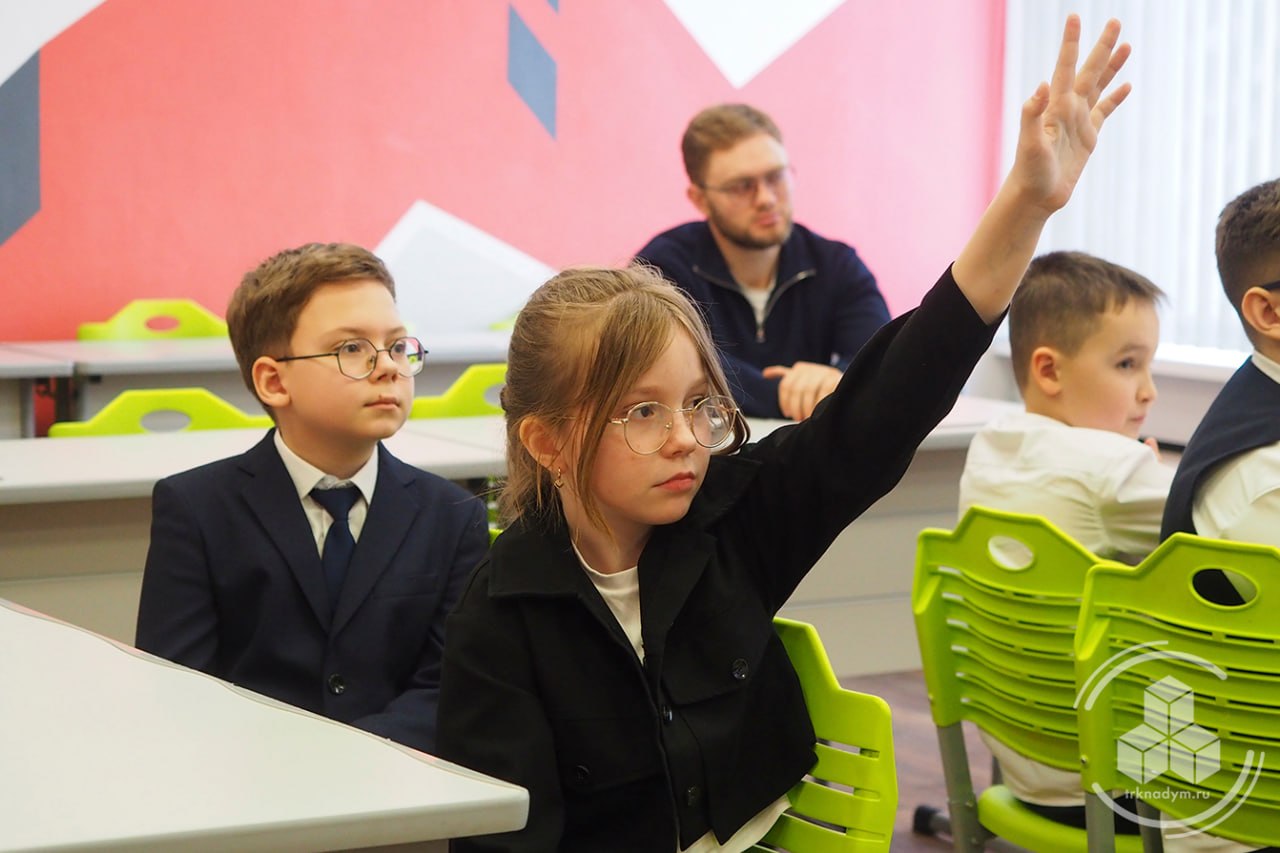 В 9-й городской школе прошла районная акция «#командаПРО «педагогический тур» В 9-й городской школе прошла районная акция «#командаПРО «педагогический тур»