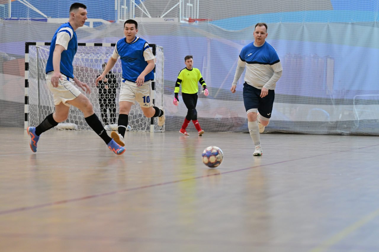 В Новом Уренгое проходит турнир по мини-футболу среди команд органов внутренних дел памяти Заура Керейтова В Новом Уренгое проходит турнир по мини-футболу среди команд органов внутренних дел памяти Заура Керейтова