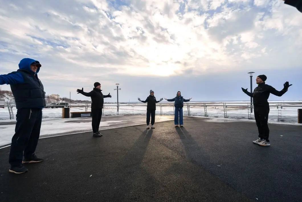 Алексей Титовский: Завершаем с коллегами рабочие будни тренировкой на свежем воздухе Алексей Титовский: Завершаем с коллегами рабочие будни тренировкой на свежем воздухе