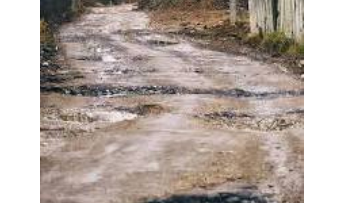 Жители поселка требуют лучшую дорогу и подают в суд на администрацию