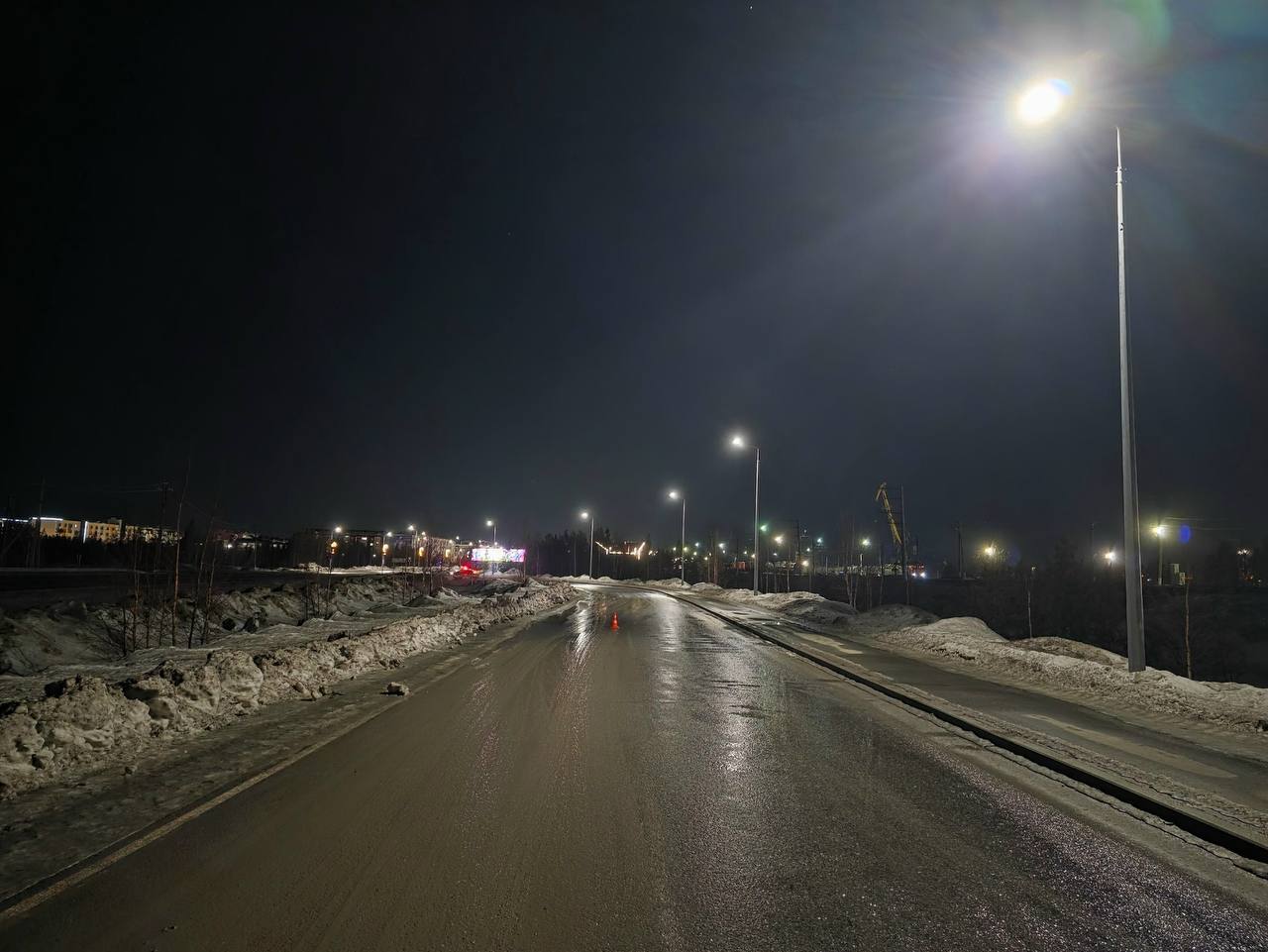 Сотрудники Госавтоинспекции организовали мероприятие по дорожной безопасности в детском саду «Жемчужинка» в посёлке Харп Сотрудники Госавтоинспекции организовали мероприятие по дорожной безопасности в детском саду «Жемчужинка» в посёлке Харп