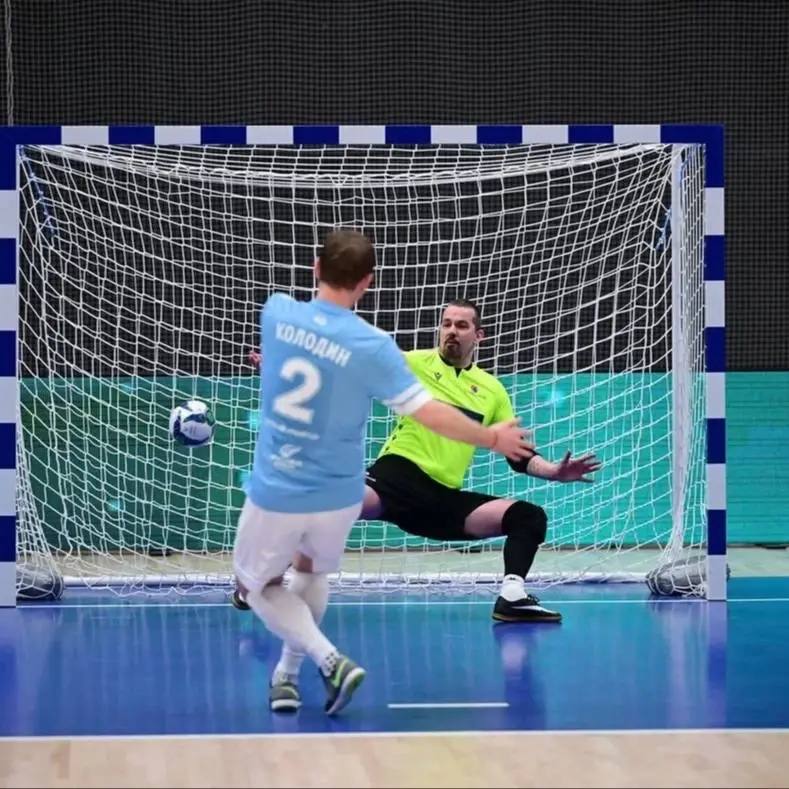 Антон Колодин: Товарищеский матч-реванш по футзалу со строителями — это всегда не только эмоциональная игра, но и отличная возможность сплотить коллективы Антон Колодин: Товарищеский матч-реванш по футзалу со строителями — это всегда не только эмоциональная игра, но и отличная возможность сплотить коллективы