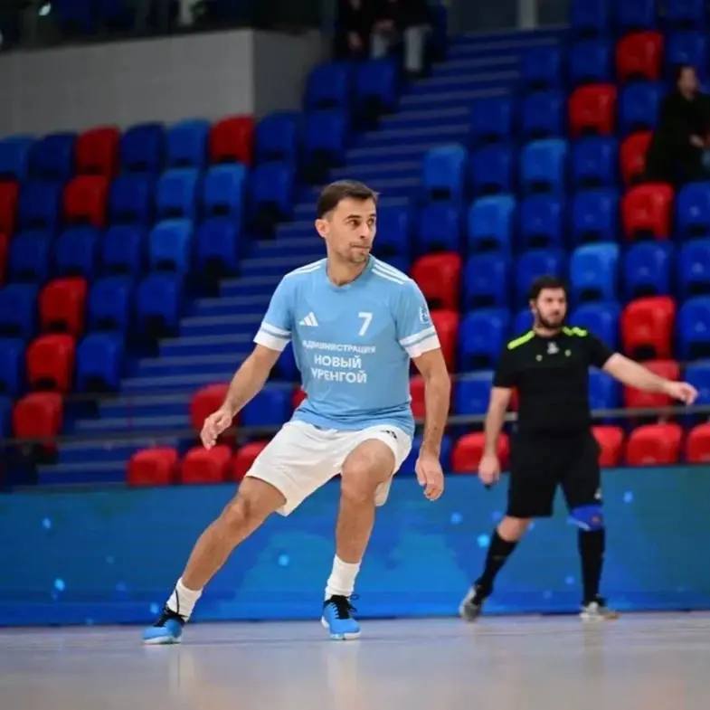 Антон Колодин: Товарищеский матч-реванш по футзалу со строителями — это всегда не только эмоциональная игра, но и отличная возможность сплотить коллективы Антон Колодин: Товарищеский матч-реванш по футзалу со строителями — это всегда не только эмоциональная игра, но и отличная возможность сплотить коллективы