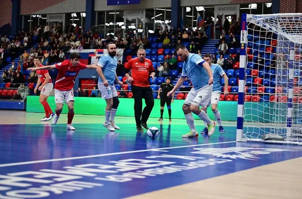 Антон Колодин: Товарищеский матч-реванш по футзалу со строителями — это всегда не только эмоциональная игра, но и отличная возможность сплотить коллективы Антон Колодин: Товарищеский матч-реванш по футзалу со строителями — это всегда не только эмоциональная игра, но и отличная возможность сплотить коллективы