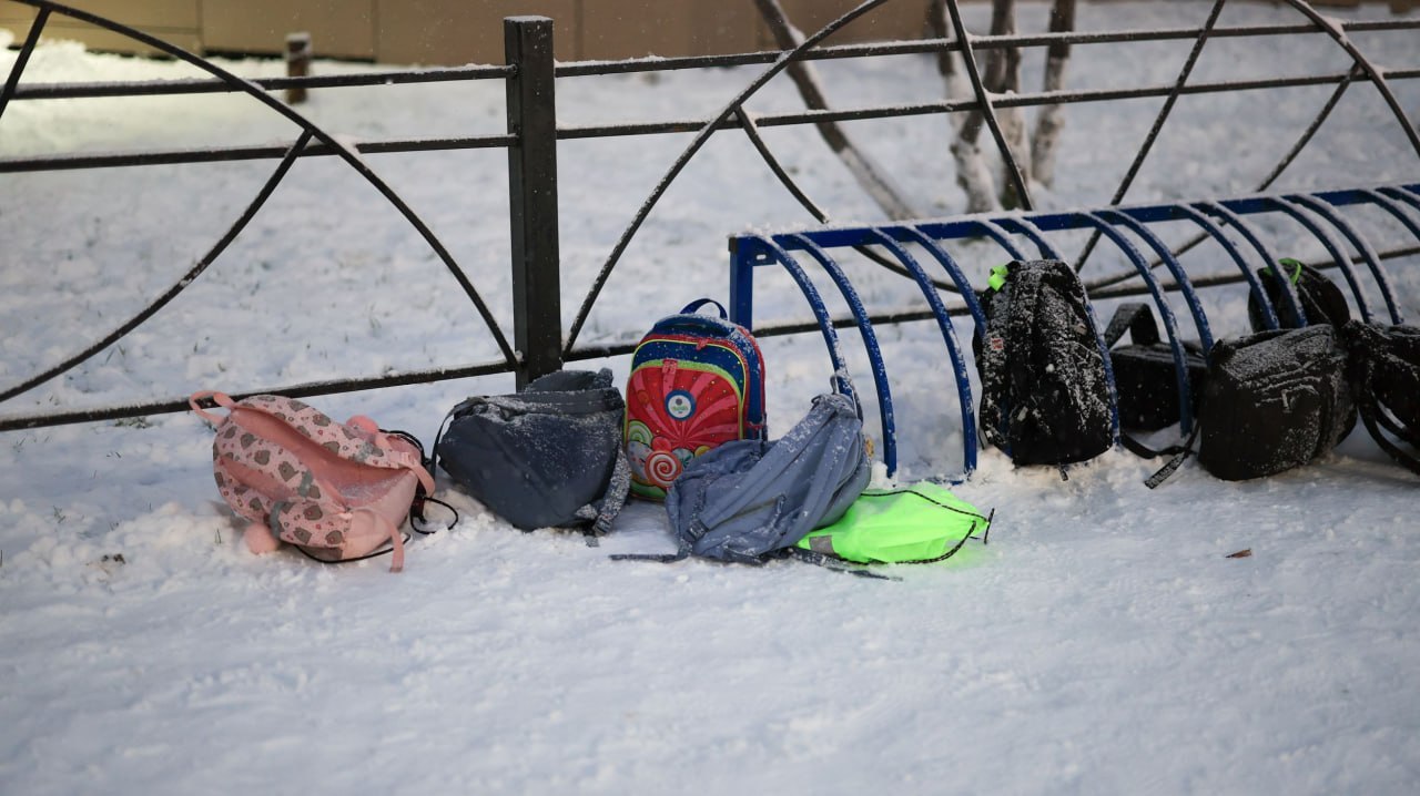Ура, весенние каникулы!. Мамы и папы, выдыхаем! С 28 марта по 5 апреля можно забыть про ранние подъёмы, сборы рюкзаков и проверку домашних заданий