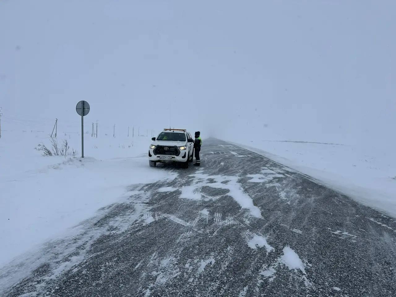 Тазовские автоинспекторы провели профилактическое мероприятие «Обгон, встречная полоса» Тазовские автоинспекторы провели профилактическое мероприятие «Обгон, встречная полоса»