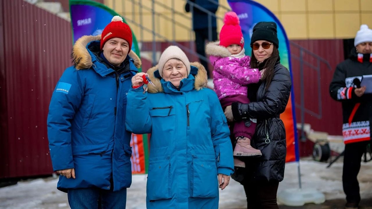 Новоселье в Аксарке: 22 семьи получили ключи Новоселье в Аксарке: 22 семьи получили ключи
