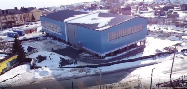 Первый бассейн в Аксарке. В селе строят спорткомплекс с 25-метровым бассейном на пять дорожек