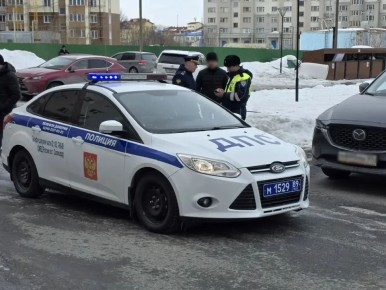 В Салехарде такси сбило шестилетнего ребёнка во дворе жилого дома