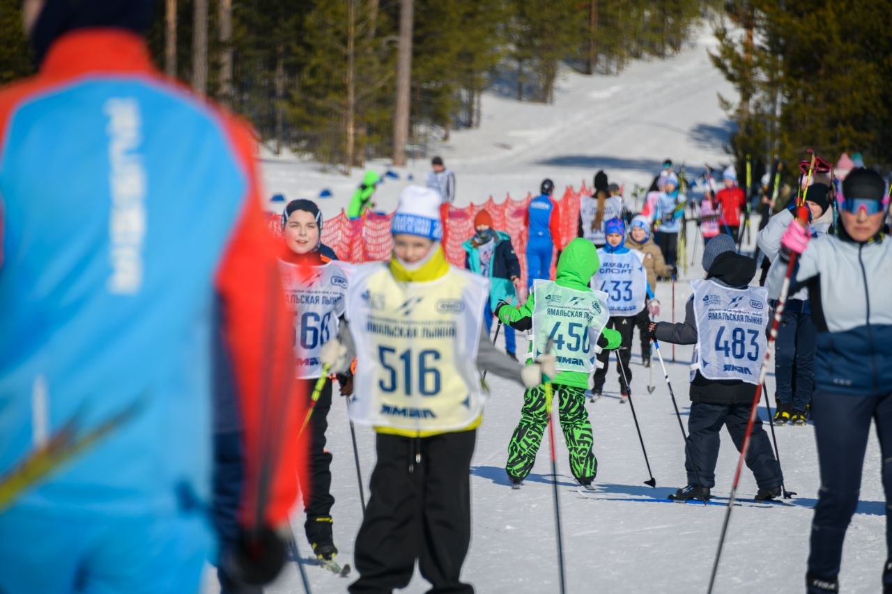 Сегодня в Ноябрьске прошли массовые гонки «Ямальская лыжня», собравшие более 350 любителей активного образа жизни разных возрастов Сегодня в Ноябрьске прошли массовые гонки «Ямальская лыжня», собравшие более 350 любителей активного образа жизни разных возрастов