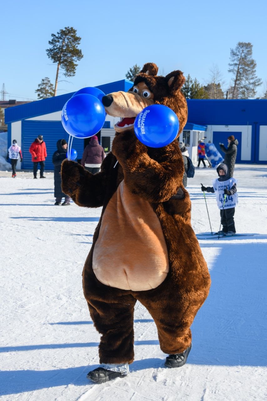 Сегодня в Ноябрьске прошли массовые гонки «Ямальская лыжня», собравшие более 350 любителей активного образа жизни разных возрастов Сегодня в Ноябрьске прошли массовые гонки «Ямальская лыжня», собравшие более 350 любителей активного образа жизни разных возрастов