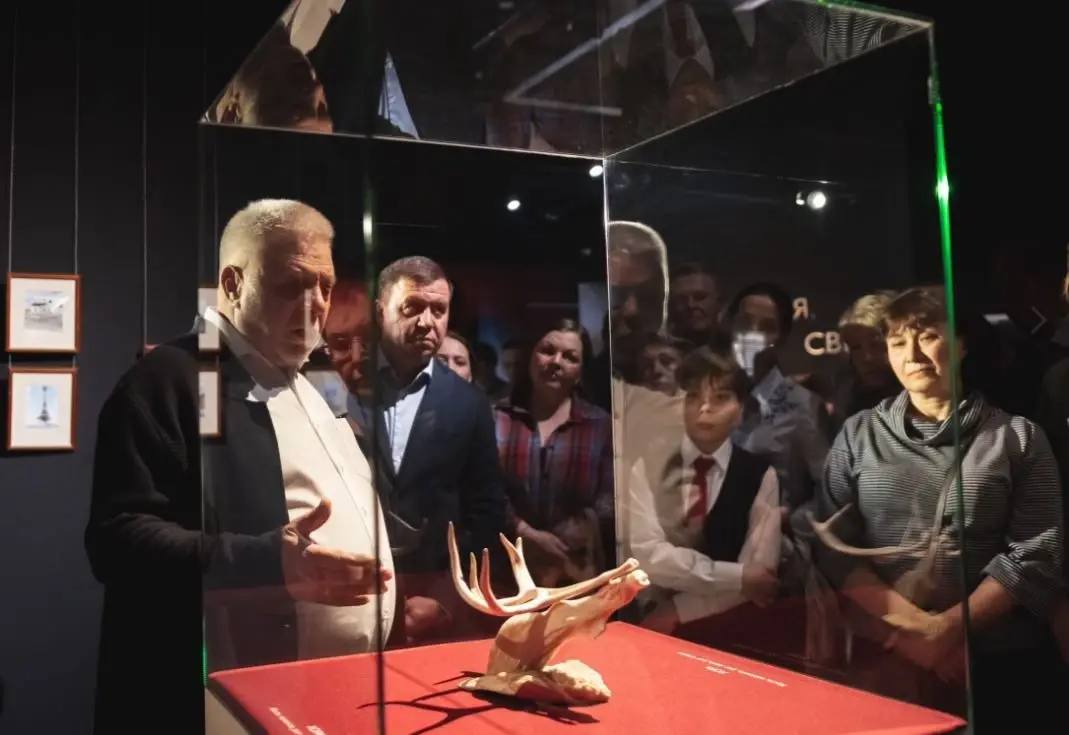 «Уходя, оставьте свет...»: в Тюмени открылась выставка памяти Сергея Лугинина «Уходя, оставьте свет...»: в Тюмени открылась выставка памяти Сергея Лугинина