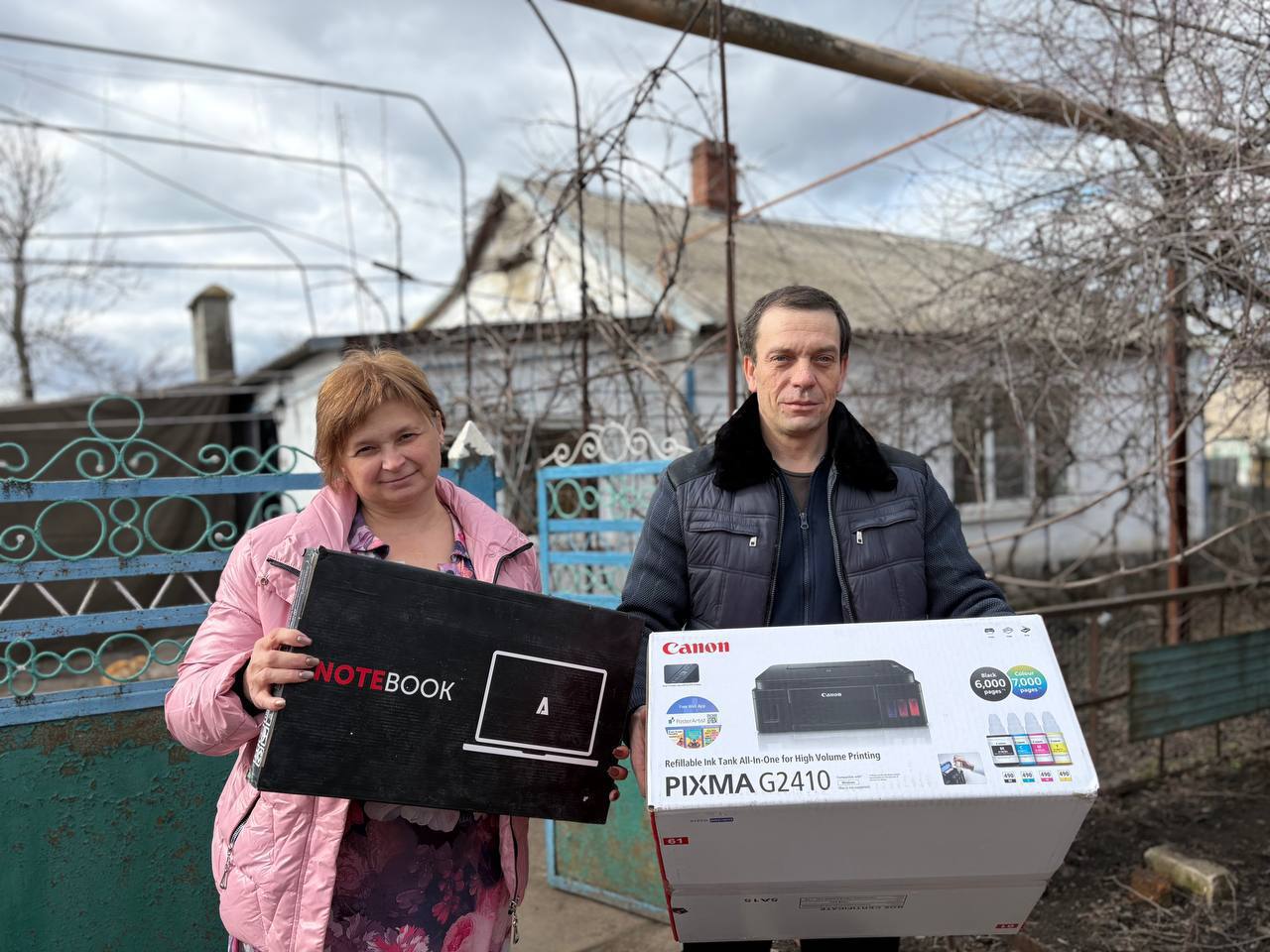 Семьям Волновахи привезли помощь от строителей Ямала Семьям Волновахи привезли помощь от строителей Ямала