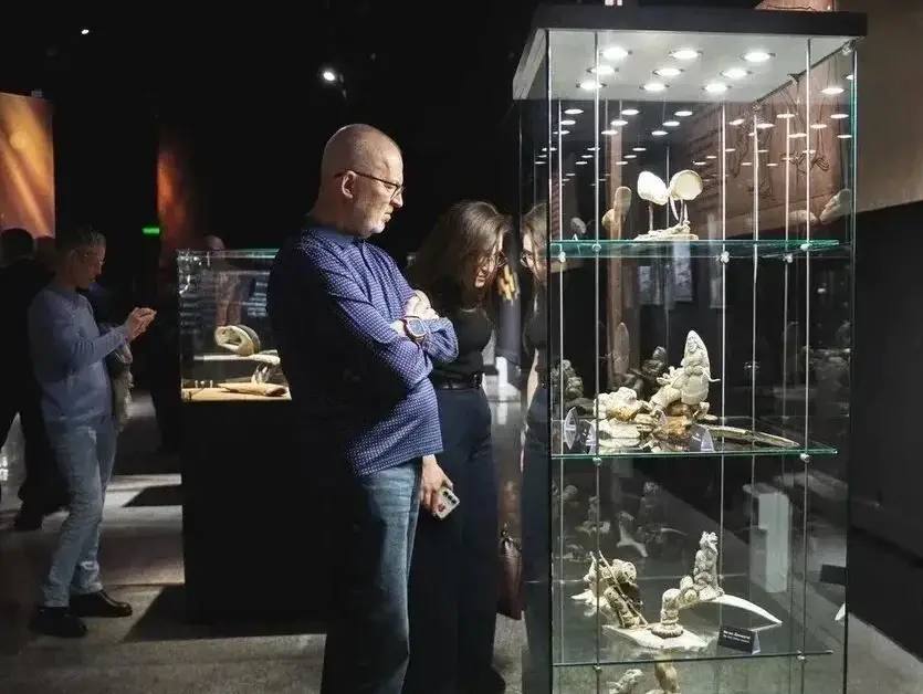 «Уходя, оставьте свет...»: в Тюмени открылась выставка памяти Сергея Лугинина «Уходя, оставьте свет...»: в Тюмени открылась выставка памяти Сергея Лугинина