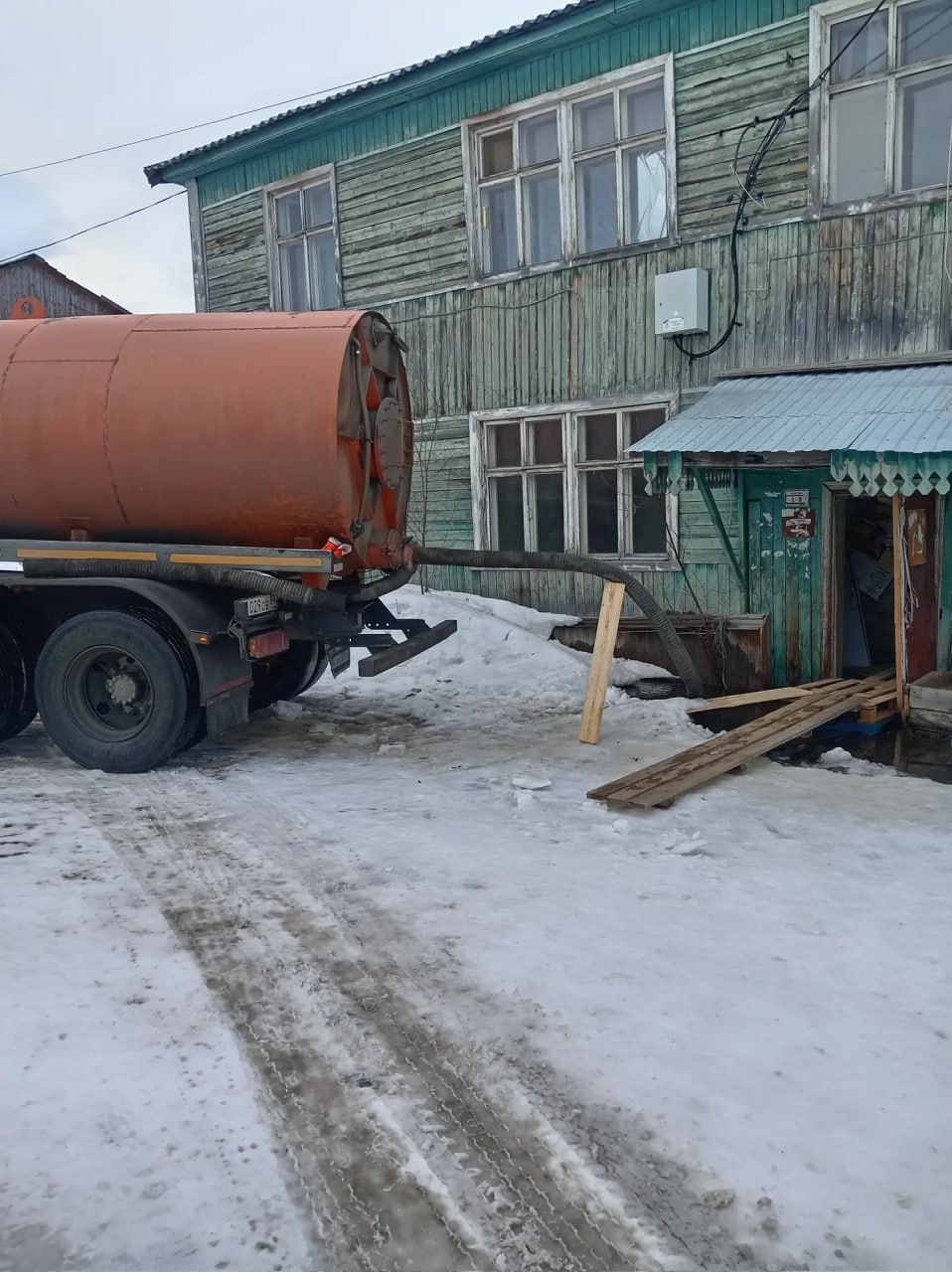 Обратная связь. Прокуратура провела проверку по публикации в соцсетях о подтоплении талыми водами дома в Салехарде Обратная связь. Прокуратура провела проверку по публикации в соцсетях о подтоплении талыми водами дома в Салехарде