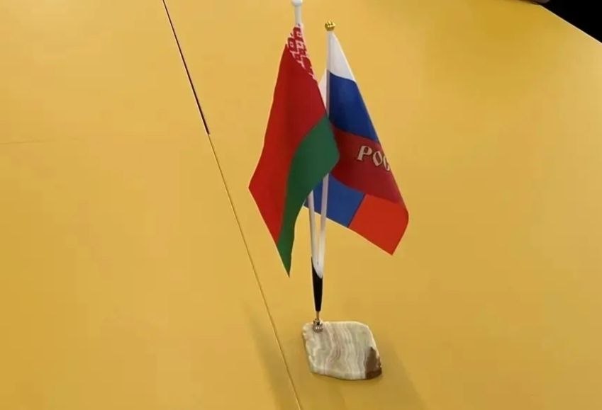 В Беларуси подписано соглашение о сотрудничестве между ноябрьской школой № 2 и гимназией № 20 города Минска — важный шаг в укреплении образовательных связей России и Беларуси В Беларуси подписано соглашение о сотрудничестве между ноябрьской школой № 2 и гимназией № 20 города Минска — важный шаг в укреплении образовательных связей России и Беларуси