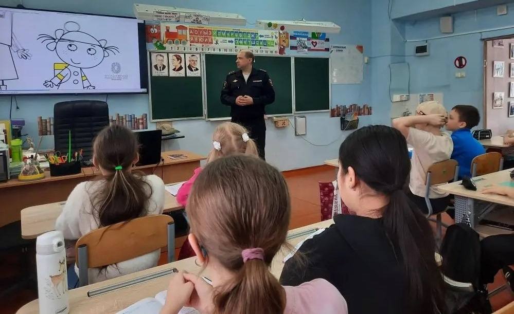 Сотрудники Госавтоинспекции города Лабытнанги провели Сотрудники Госавтоинспекции города Лабытнанги провели