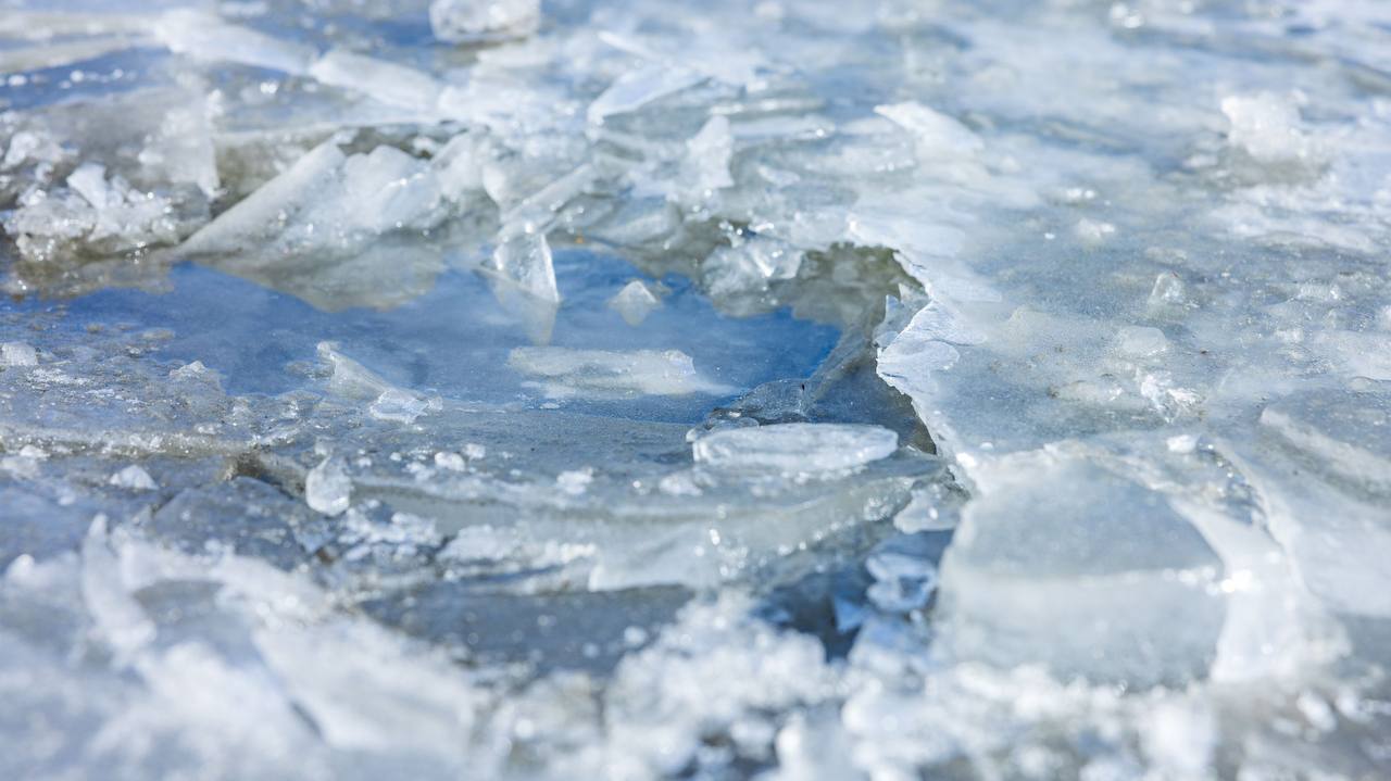 Салехардская весна — тишина, в которой слышно, как тает лёд Салехардская весна — тишина, в которой слышно, как тает лёд