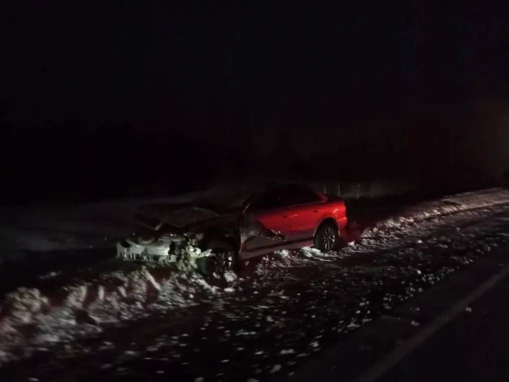 Три машины столкнулись на трассе Сургут — Салехард Три машины столкнулись на трассе Сургут — Салехард