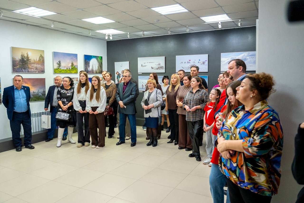 Алексей Титовский: В фотографиях Сергея Анисимова Салехард каждый раз открывается по-новому, даже для тех, кто всю жизнь прожил в городе и хорошо знает каждый уголок Алексей Титовский: В фотографиях Сергея Анисимова Салехард каждый раз открывается по-новому, даже для тех, кто всю жизнь прожил в городе и хорошо знает каждый уголок