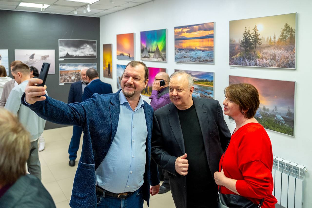 Алексей Титовский: В фотографиях Сергея Анисимова Салехард каждый раз открывается по-новому, даже для тех, кто всю жизнь прожил в городе и хорошо знает каждый уголок Алексей Титовский: В фотографиях Сергея Анисимова Салехард каждый раз открывается по-новому, даже для тех, кто всю жизнь прожил в городе и хорошо знает каждый уголок