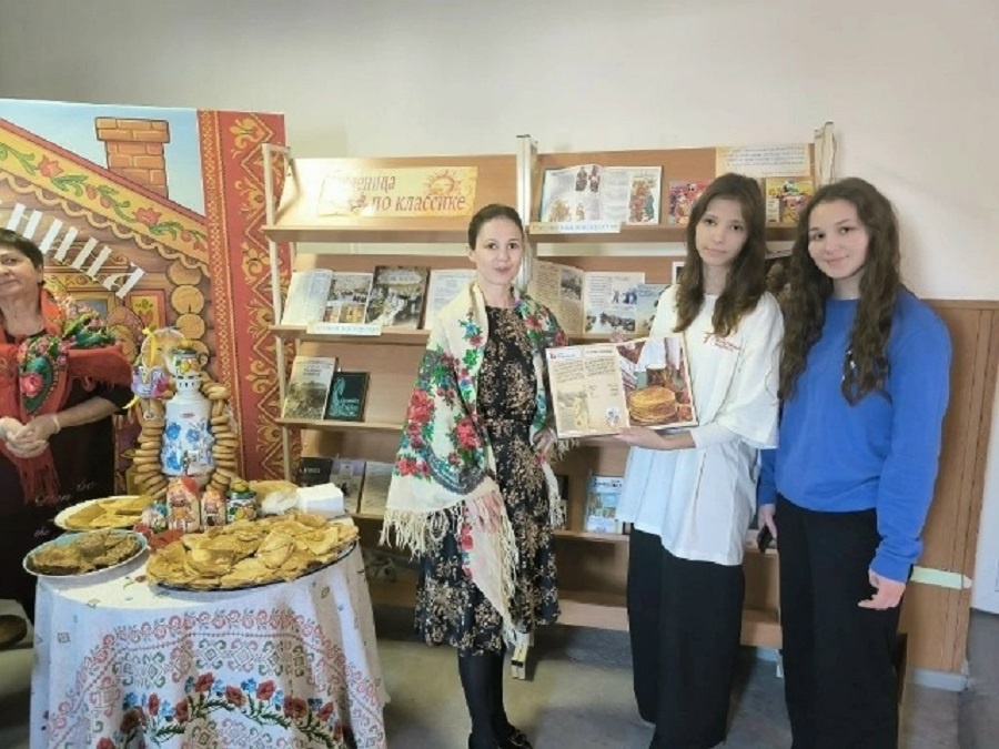 Тарасовская библиотека отмечает Масленицу с блинами и мастер-классами для детей