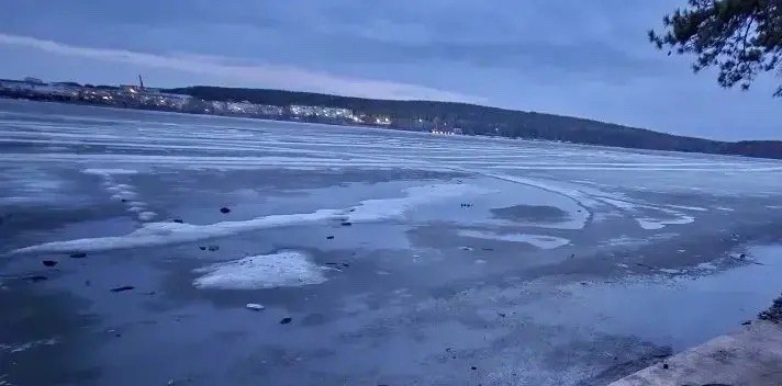 На Урале трое детей провалились под лёд