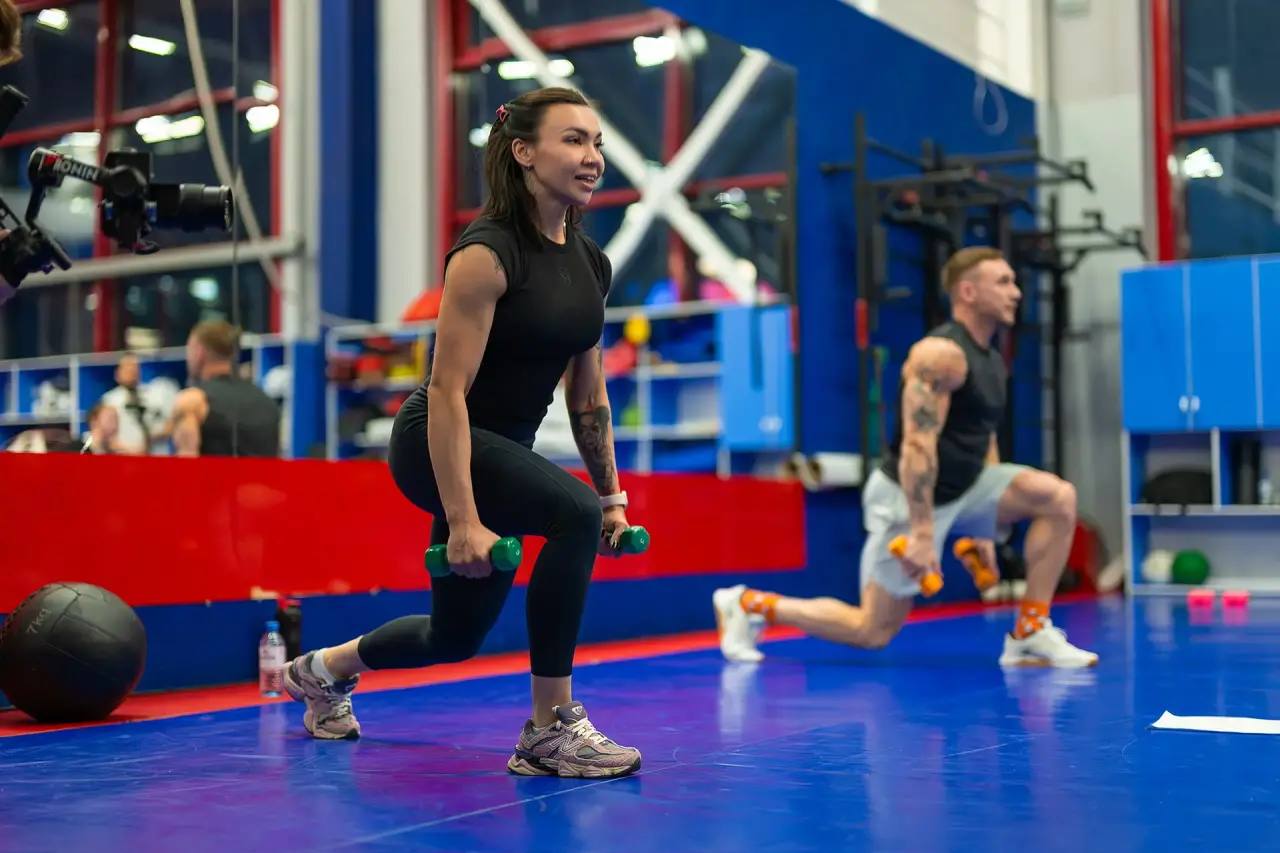 Дмитрий Артюхов: Всемирный день здоровья отметили тренировкой Дмитрий Артюхов: Всемирный день здоровья отметили тренировкой