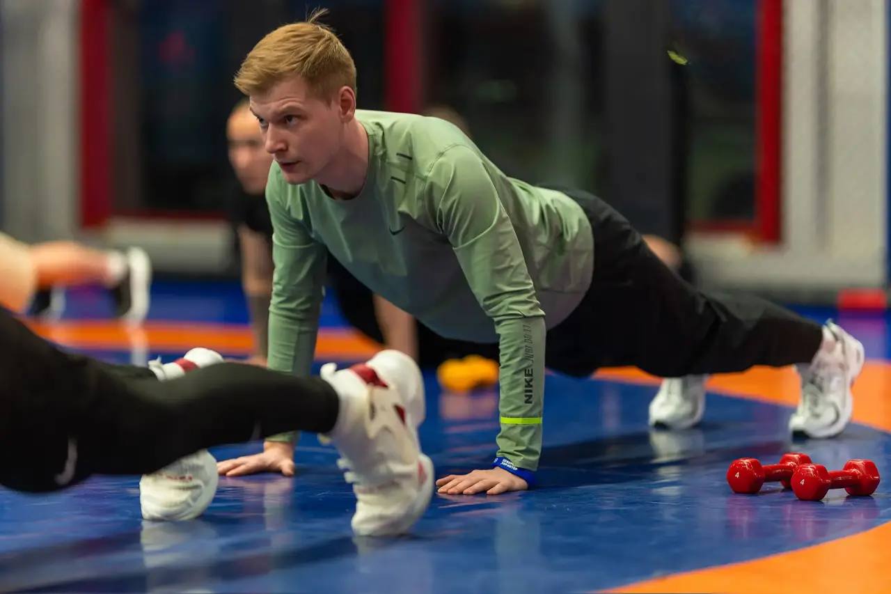 Дмитрий Артюхов: Всемирный день здоровья отметили тренировкой Дмитрий Артюхов: Всемирный день здоровья отметили тренировкой