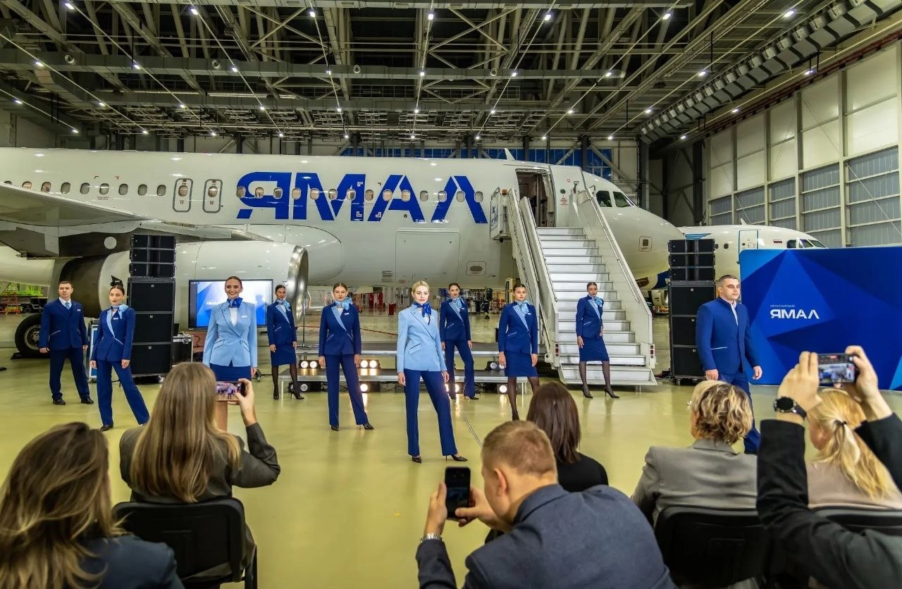 Надежные крылья региона: главная авиакомпания округа отмечает 29-летие