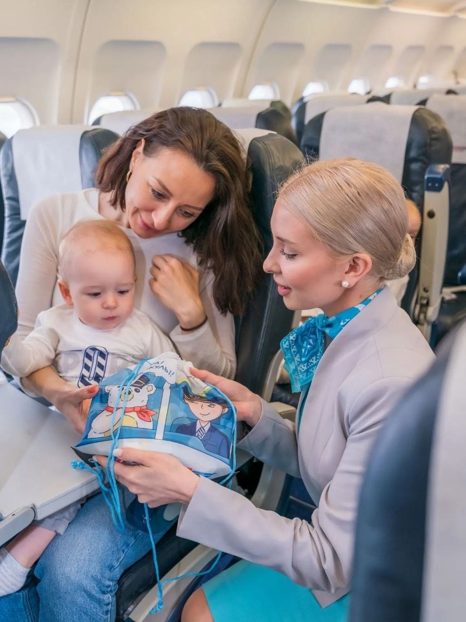 Надежные крылья региона: главная авиакомпания округа отмечает 29-летие Надежные крылья региона: главная авиакомпания округа отмечает 29-летие