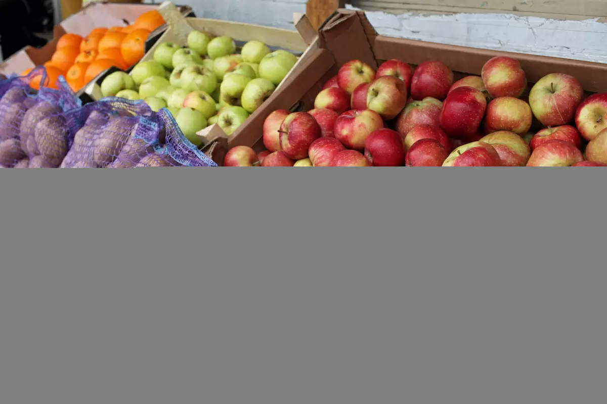 Как сохранить свежесть авокадо и бананов: советы эксперта