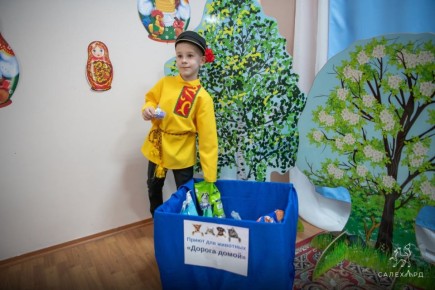 Маленькие волонтеры: как дошколята накормили хвостатых