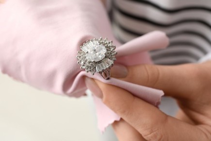 Как вернуть серебру сияние: простые и эффективные методы очистки