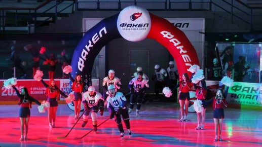 «ФАКЕЛ ЯМАЛ» обыграл болельщиков