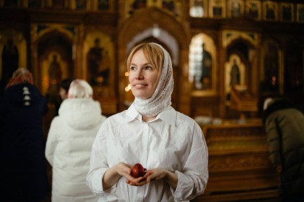 Дмитрий Артюхов: Дорогие земляки, поздравляю вас с праздником Светлой Пасхи! Пусть ваши сердца будут наполнены радостью, а в семьях царят уют и согласие